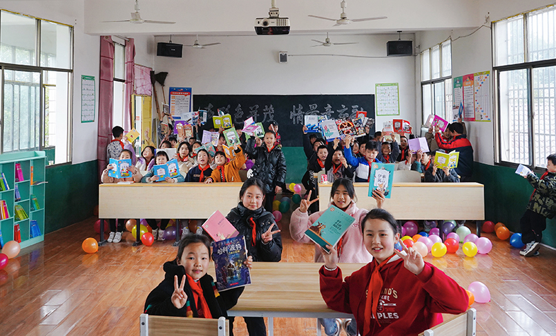 Se completa la biblioteca pública en la escuela Meitian Bridge